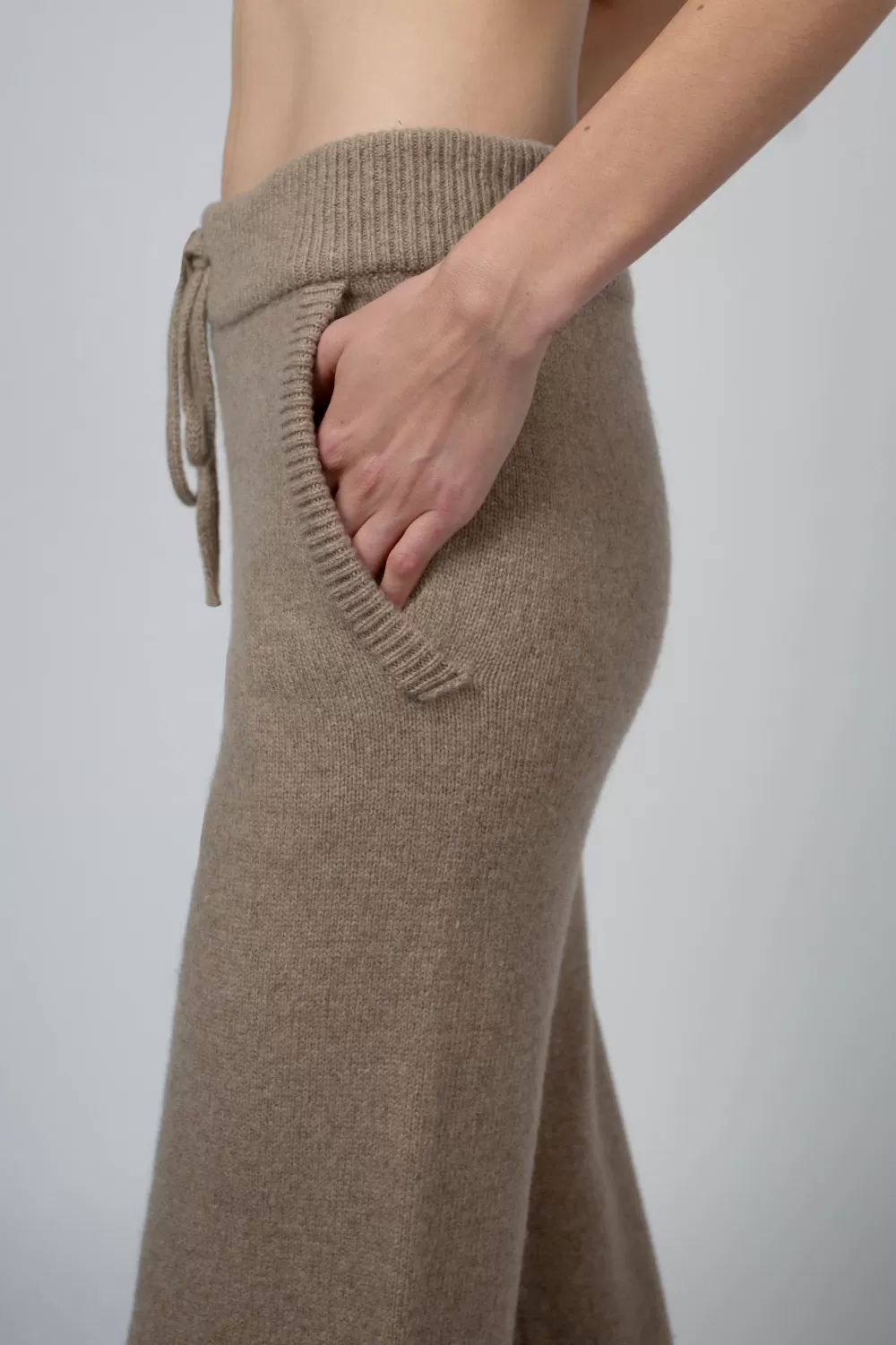 Woman Santicler Pants | Alex Flare Cashmere Lounge Pant In Fawn