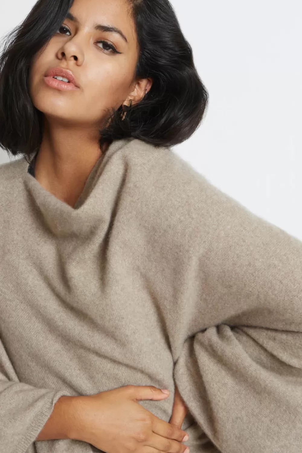 Woman Santicler Knitwear | Jenica Cashmere Poncho In Fawn
