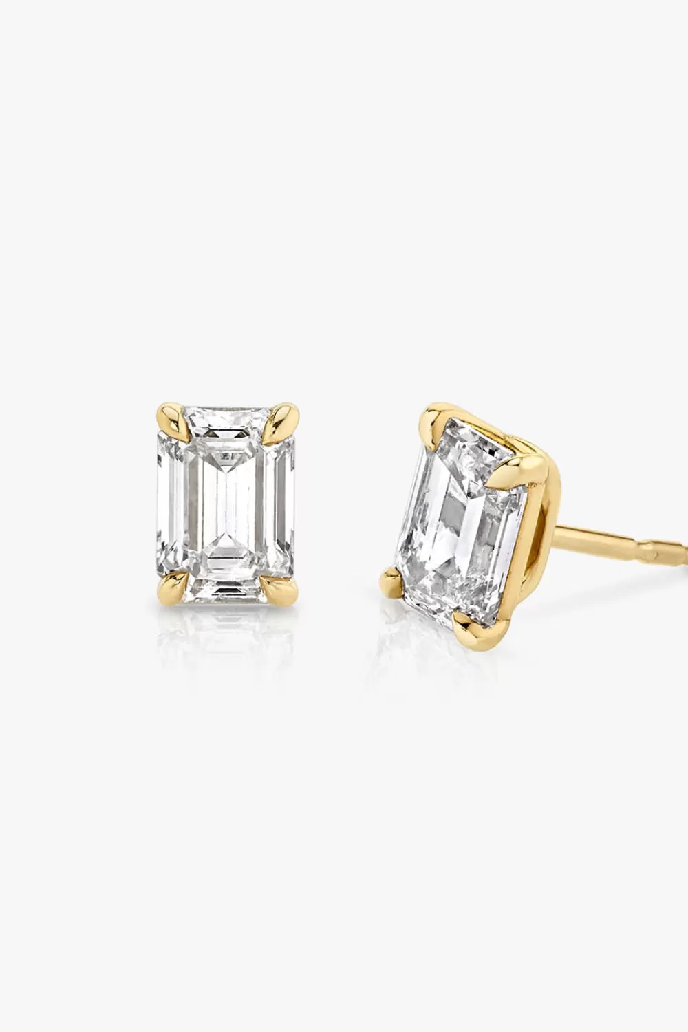 Woman Vrai Fine Jewelry | Solitaire Emerald Studs In Yellow Gold